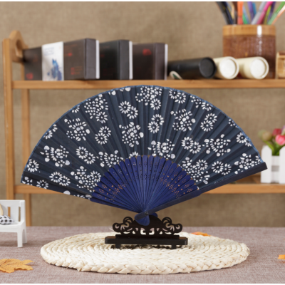 Chinese hand folding gift fan for ladies